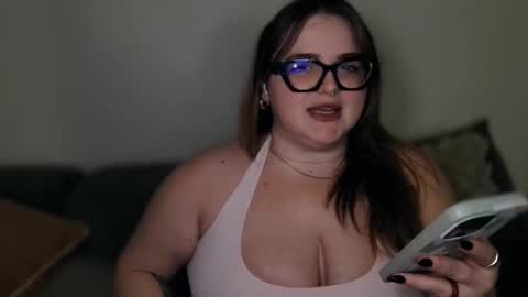 Snapshot of pinkmercedes33 chatting on November 20, 10:53 pm Princess Mercedes online show from November 20, 10:53 pm