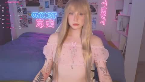 pinkvenom_ online show from September 10, 10:04 am