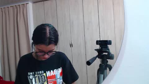 pinky_f00x online show from March 12, 7:53 pm