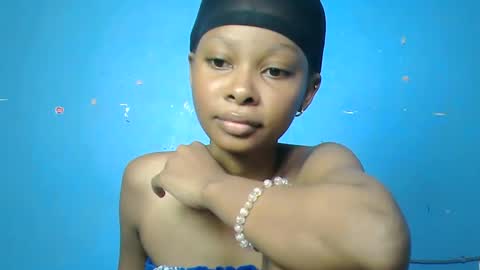 pinky_lov online show from December 5, 6:33 am