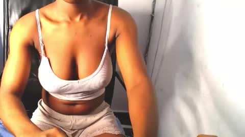 Snapshot of pinky_pussy68635 chatting on September 14, 5:23 pm Arena online show from September 14, 5:23 pm