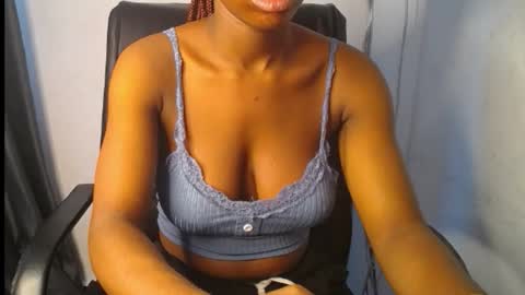 Snapshot of pinky_pussy68635 chatting on October 4, 7:50 am Arena online show from October 4, 7:50 am