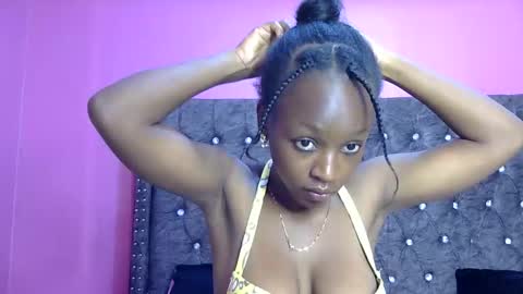 Snapshot of pinky_vy chatting on January 14, 7:59 am pinky online show from January 14, 7:59 am