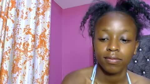 Snapshot of pinky_vy chatting on January 15, 1:56 am pinky online show from January 15, 1:56 am