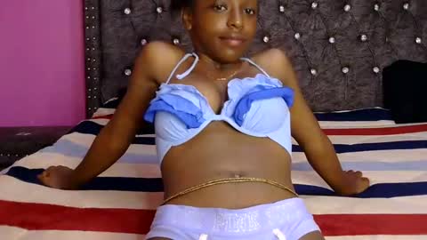 Snapshot of pinky_vy chatting on January 16, 1:37 am pinky online show from January 16, 1:37 am