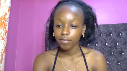 Snapshot of pinky_vy chatting on January 23, 8:04 am pinky online show from January 23, 8:04 am