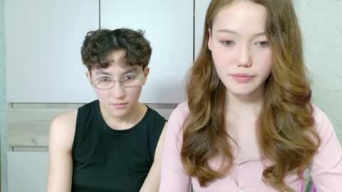 Li long hair and Ru short hair online show from May 23, 2:43 pm
