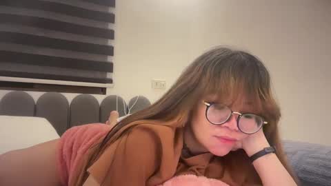 Snapshot of pinkyrosexx chatting on May 18, 4:07 am Rose online show from May 18, 4:07 am