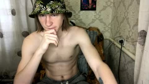 Snapshot of pinochetti chatting on June 16, 12:30 pm Incubus online show from June 16, 12:30 pm