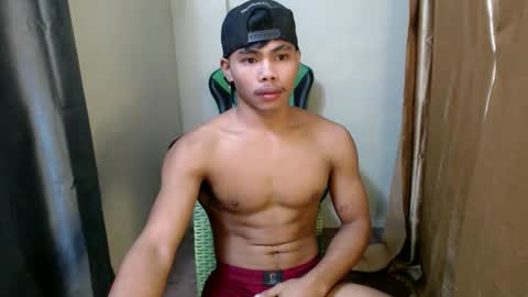 Snapshot of pinoy_fuckboy69 chatting on April 14, 5:46 am pinoy_fuckboy69 online show from April 14, 5:46 am