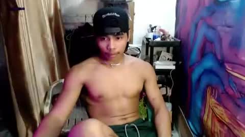 Snapshot of pinoy_fuckboy69 chatting on May 29, 6:17 pm pinoy_fuckboy69 online show from May 29, 6:17 pm