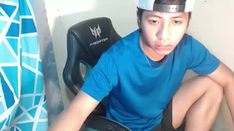 pinoy_fuckboyxxx online show from May 2, 2:49 am