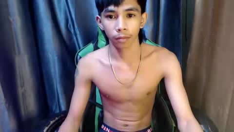 Snapshot of pinoy_oyd69 chatting on May 10, 12:10 pm pinoy_oyd69 online show from May 10, 12:10 pm