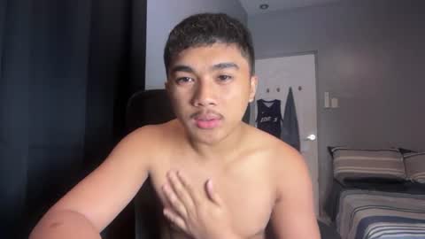 Snapshot of pinoyadriannexxx chatting on July 10, 8:07 am Adrianne online show from July 10, 8:07 am