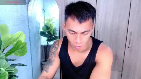 Snapshot of pinoymilker chatting on April 22, 12:07 pm ethan online show from April 22, 12:07 pm