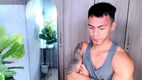 Snapshot of pinoymilker chatting on April 25, 6:38 pm ethan online show from April 25, 6:38 pm