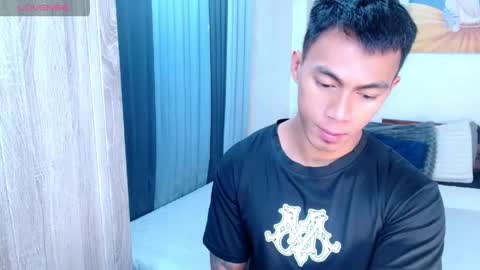 Snapshot of pinoymilker chatting on May 2, 3:06 pm ethan online show from May 2, 3:06 pm