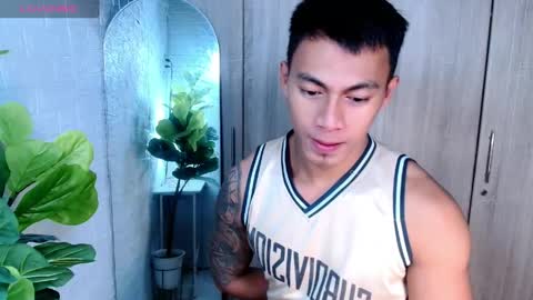 Snapshot of pinoymilker chatting on May 3, 4:24 pm ethan online show from May 3, 4:24 pm
