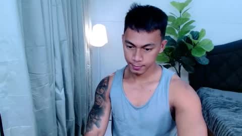 Snapshot of pinoymilker chatting on June 1, 2:24 am ethan online show from June 1, 2:24 am