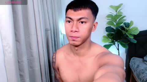 Snapshot of pinoymilker chatting on June 12, 2:32 am ethan online show from June 12, 2:32 am