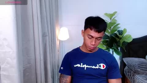 Snapshot of pinoymilker chatting on June 15, 2:03 am ethan online show from June 15, 2:03 am