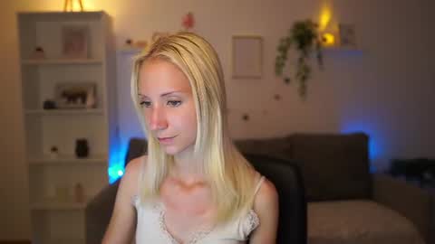 Piper Perri online show from July 7, 6:45 pm