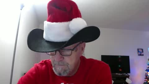 Snapshot of pipewizard chatting on December 10, 12:50 am pipewizard online show from December 10, 12:50 am