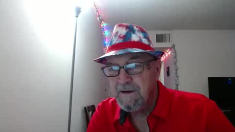 Snapshot of pipewizard chatting on January 1, 1:15 am pipewizard online show from January 1, 1:15 am