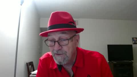 Snapshot of pipewizard chatting on January 6, 11:31 pm pipewizard online show from January 6, 11:31 pm