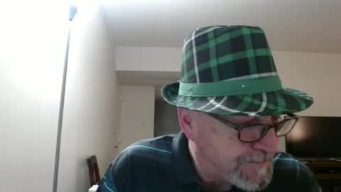 Snapshot of pipewizard chatting on January 16, 11:37 pm pipewizard online show from January 16, 11:37 pm