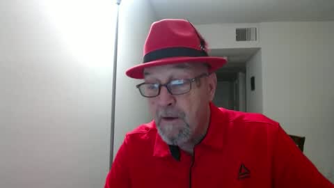 Snapshot of pipewizard chatting on January 21, 12:04 am pipewizard online show from January 21, 12:04 am