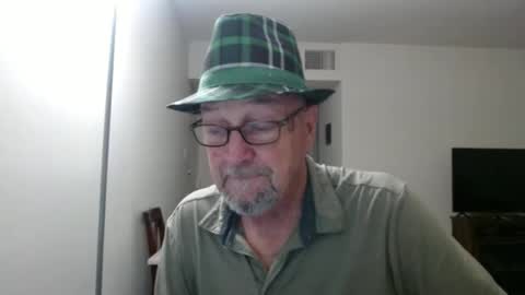 Snapshot of pipewizard chatting on January 25, 1:10 am pipewizard online show from January 25, 1:10 am