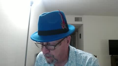 Snapshot of pipewizard chatting on February 5, 12:20 am pipewizard online show from February 5, 12:20 am