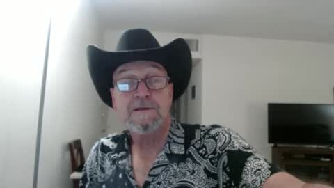 Snapshot of pipewizard chatting on February 14, 12:19 am pipewizard online show from February 14, 12:19 am