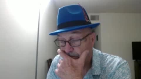 Snapshot of pipewizard chatting on February 18, 11:41 pm pipewizard online show from February 18, 11:41 pm