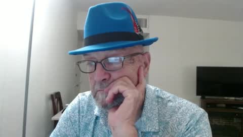 Snapshot of pipewizard chatting on March 7, 12:15 am pipewizard online show from March 7, 12:15 am