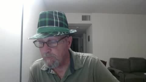 Snapshot of pipewizard chatting on September 15, 12:10 am pipewizard online show from September 15, 12:10 am