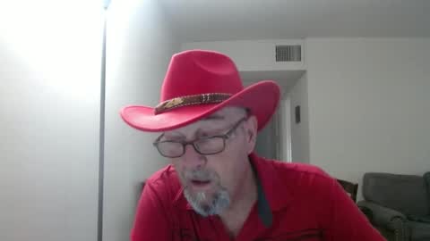 Snapshot of pipewizard chatting on September 22, 10:45 pm pipewizard online show from September 22, 10:45 pm