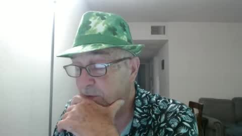 Snapshot of pipewizard chatting on September 23, 10:57 pm pipewizard online show from September 23, 10:57 pm