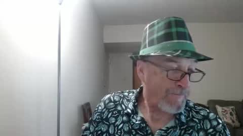 Snapshot of pipewizard chatting on October 28, 10:34 pm pipewizard online show from October 28, 10:34 pm