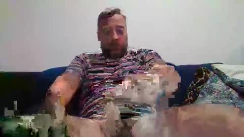 Snapshot of pislezg1 chatting on October 12, 10:53 pm pislezg1 online show from October 12, 10:53 pm