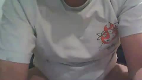 Snapshot of pislezg1 chatting on April 19, 12:22 am pislezg1 online show from April 19, 12:22 am