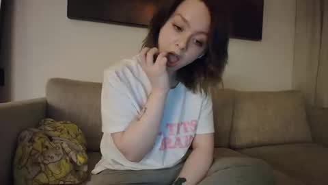 Kitty online show from May 21, 2:07 am