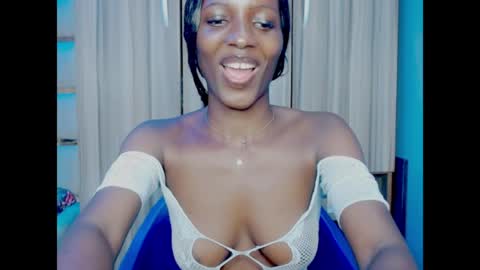 Snapshot of pixie_pulse chatting on May 22, 8:21 am Ella online show from May 22, 8:21 am