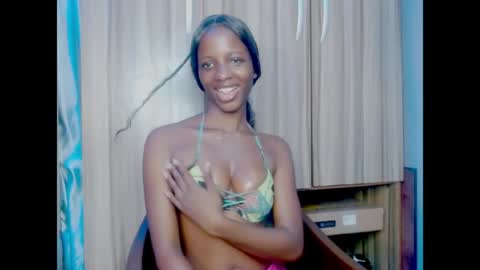 Snapshot of pixie_pulse chatting on May 26, 7:04 am Ella online show from May 26, 7:04 am