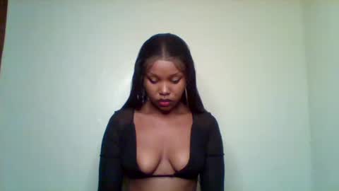 Snapshot of pixie_roman chatting on March 17, 1:54 am Majesty online show from March 17, 1:54 am