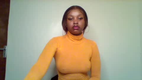 Snapshot of pixie_roman chatting on March 24, 12:59 am Majesty online show from March 24, 12:59 am