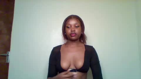 Snapshot of pixie_roman chatting on March 31, 4:57 am Majesty online show from March 31, 4:57 am