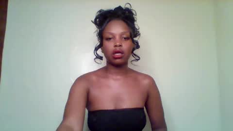 Snapshot of pixie_roman chatting on April 10, 9:25 am Majesty online show from April 10, 9:25 am