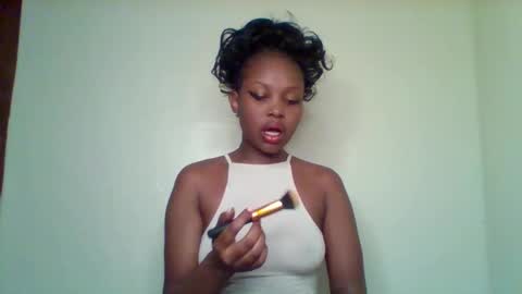 Snapshot of pixie_roman chatting on April 12, 8:30 am Majesty online show from April 12, 8:30 am